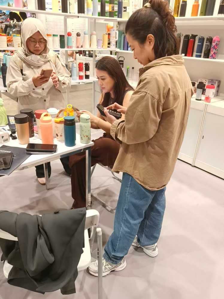 Overseas wholesale buyers visiting Booth 3C-B37 at Hong Kong MEGA SHOW