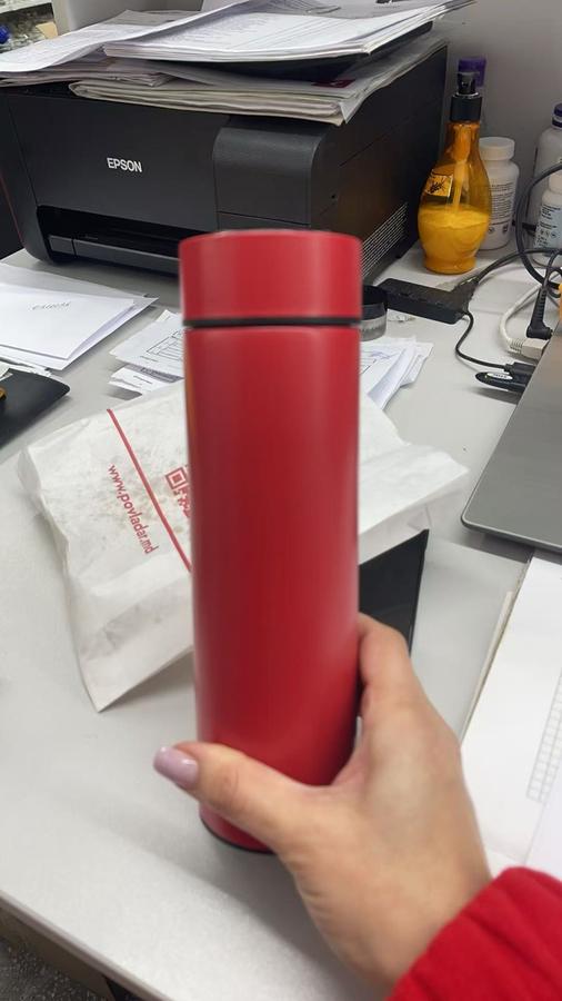 Metallic red vacuum flask body finish shown at Booth 3C-B37