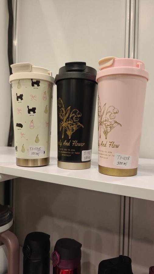 TI-1158 500ml dual-drink strap thermos colourways on display at Booth 3C-B37