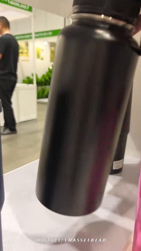 TI-1223 Handled Sport Vacuum Bottle live sample at Hong Kong MEGA SHOW Booth 3C-B37