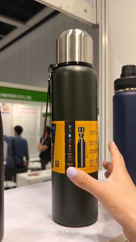 TI-1228 Carry-Loop Vacuum Thermos live sample at Hong Kong MEGA SHOW Booth 3C-B37