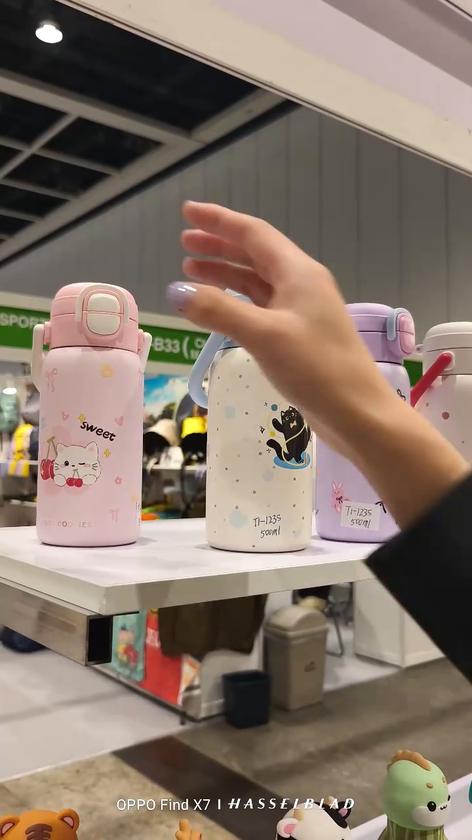 TI-1235 Ergonomic Grip Thermos live sample at Hong Kong MEGA SHOW Booth 3C-B37