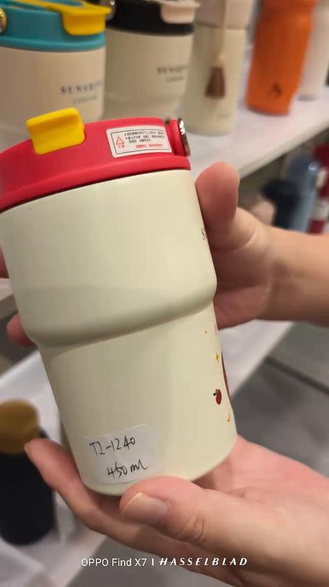 TI-1240 Slim Insulated Bottle live sample at Hong Kong MEGA SHOW Booth 3C-B37