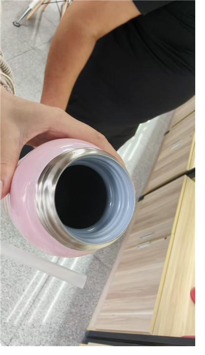 Ceramic coating fully covering the screw thread
