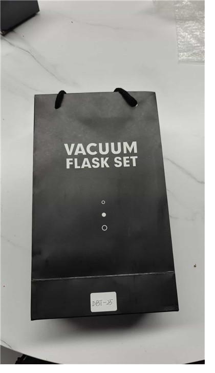 Holiday gift set packaging