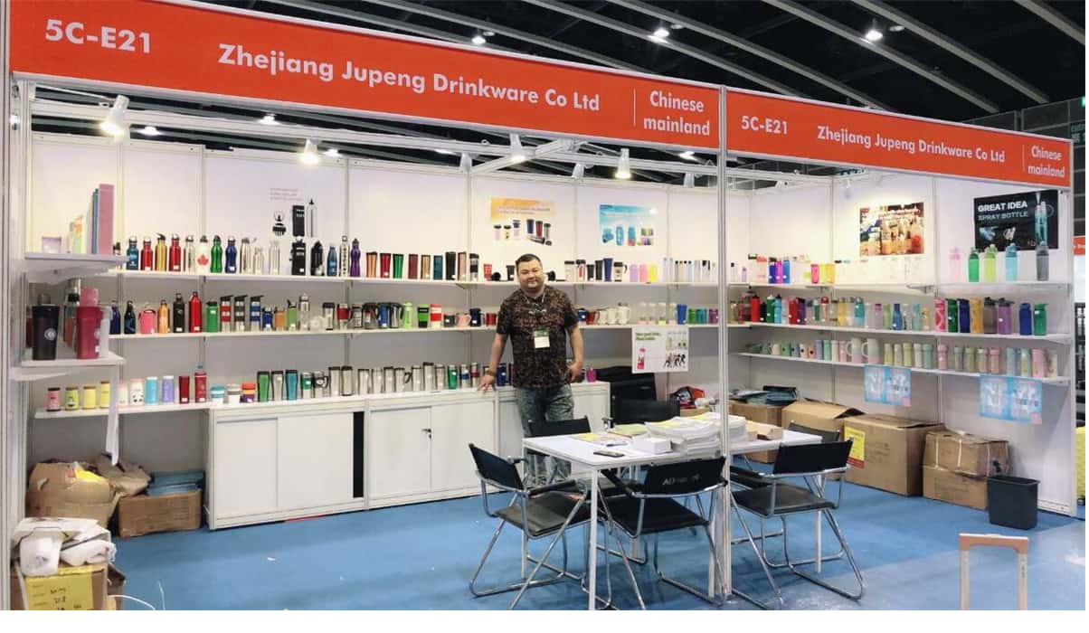 Houseware and drinkware sourcing fair display
