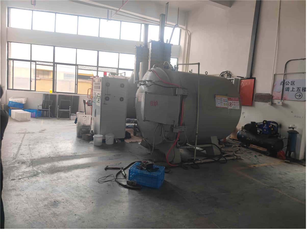 Thermos flask vacuum production line