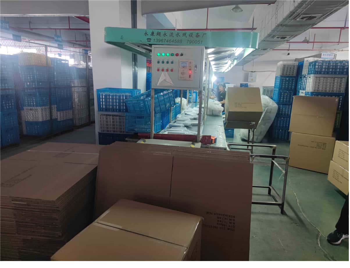 Wholesale-scale drinkware warehouse