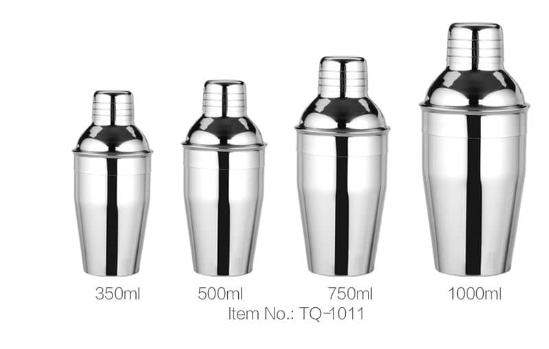 Protein shaker with flip cap
