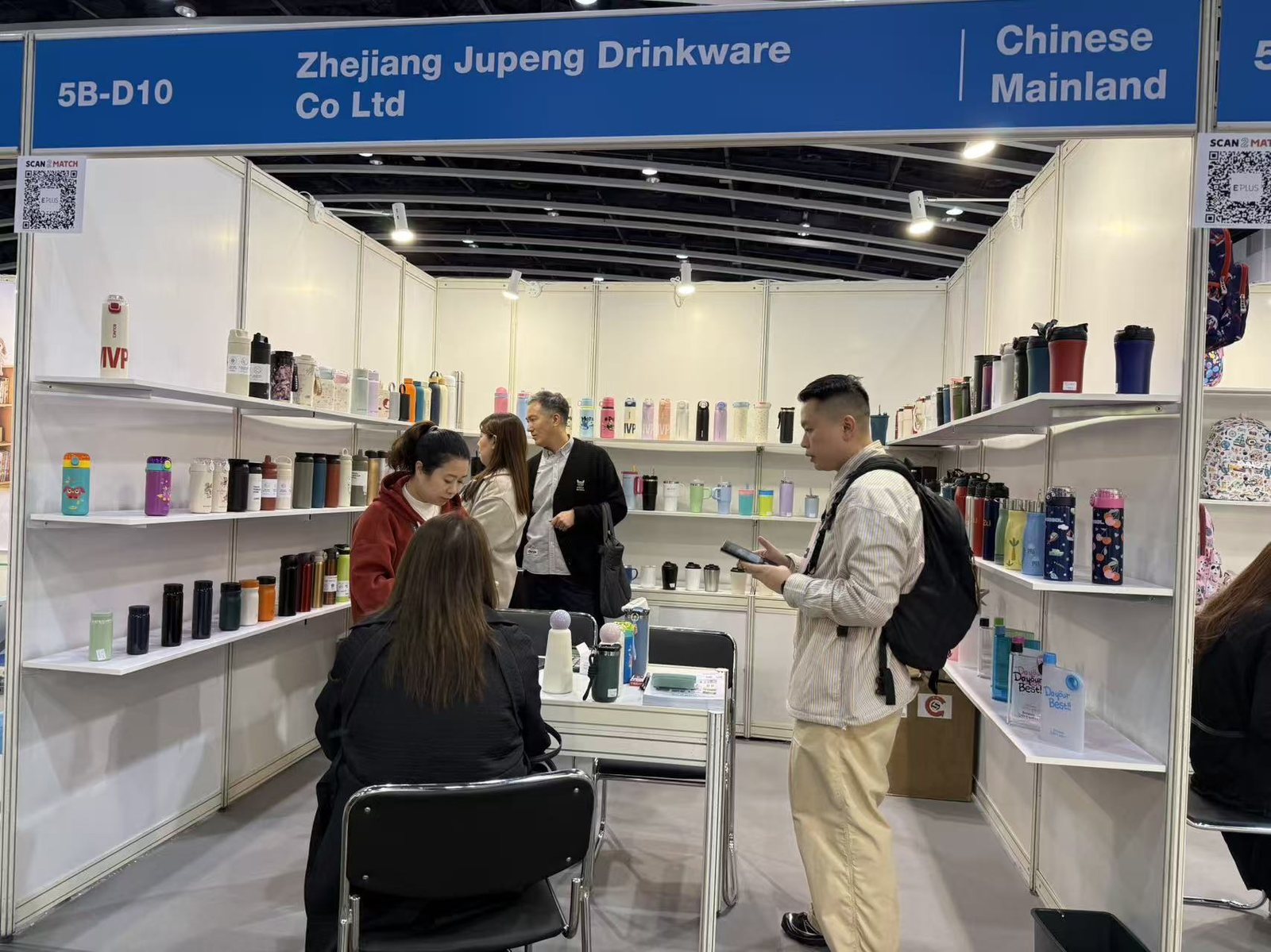 Miya Wu at Jupeng booth 5B-D10, Hong Kong Stationery Fair
