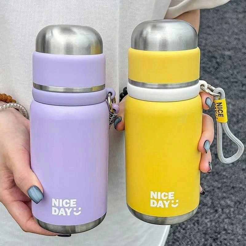 Vasos y botellas con su logotipo